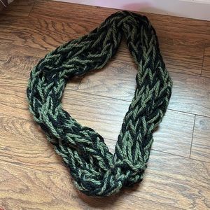 Chunky Knit Infinity Scarf